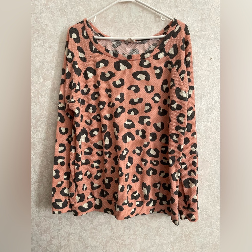 Bib! women's extra large long sleeve pink animal print top